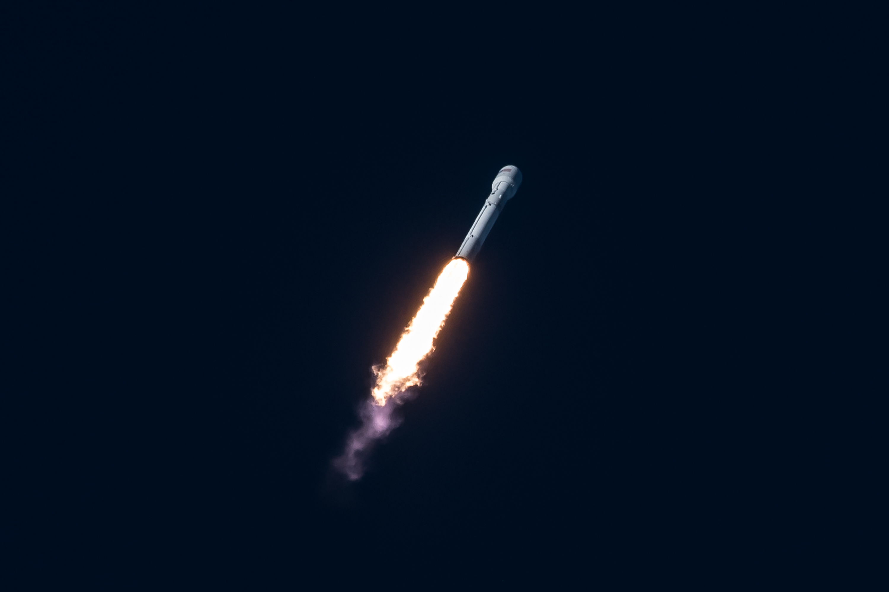 Start rakiety Falcon 9 z misją Intelsat 35e (Źródło: SpaceX)